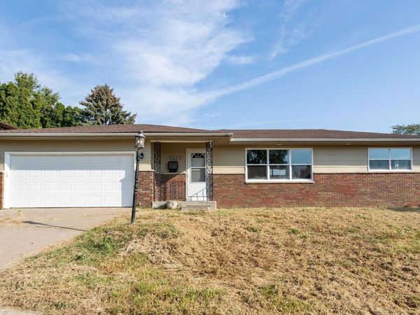 1322 NORTHLAWN Road , Davenport, IA 52804