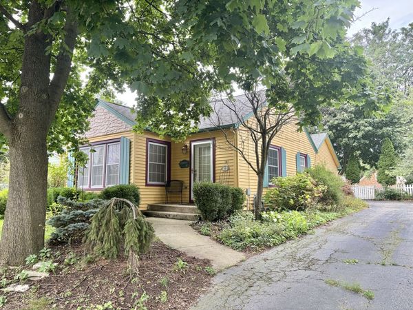 309 Chestnut Street , Woodstock, IL 60098