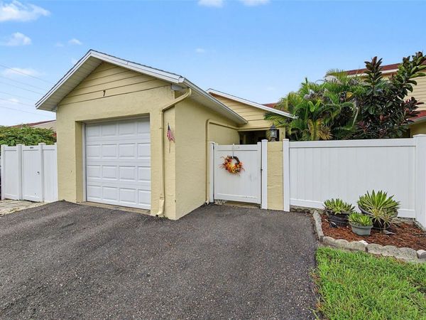 2771 SUMMERDALE DRIVE , Unit 7, CLEARWATER, FL 33761