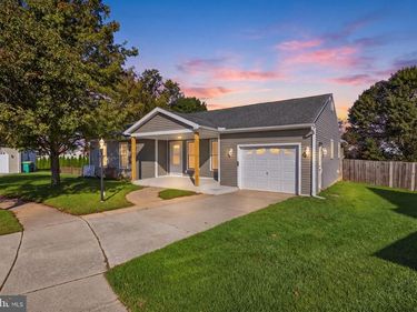 24 BETHEL COURT, MC SHERRYSTOWN, PA 17344