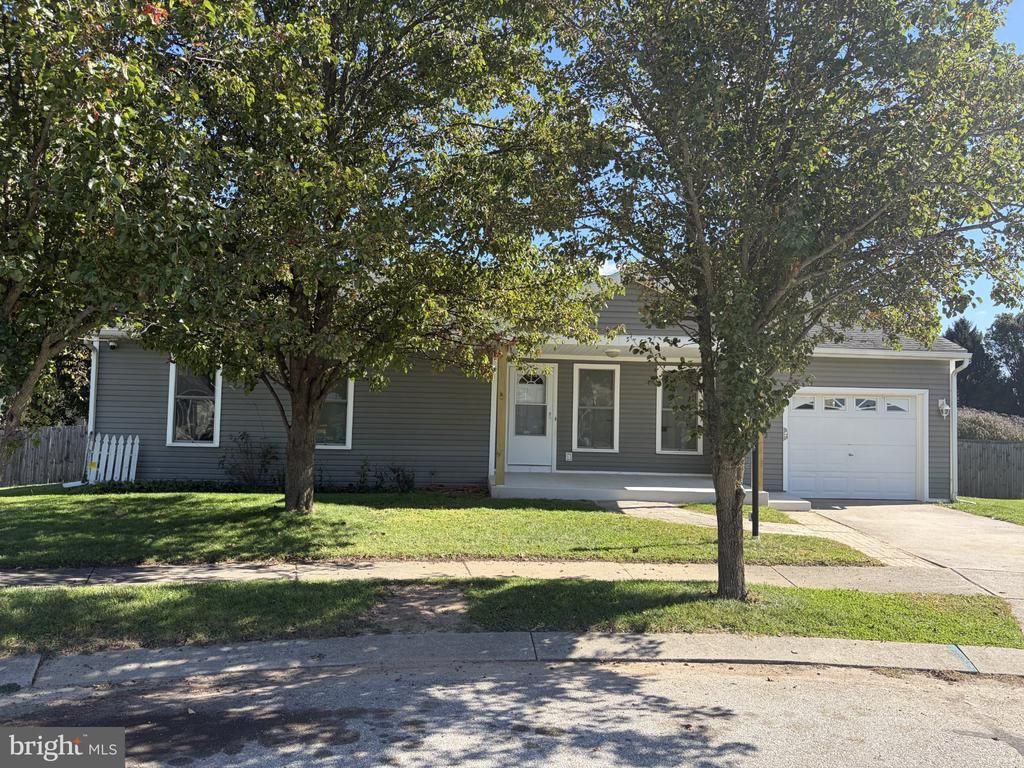24 BETHEL COURT , MC SHERRYSTOWN, PA 17344