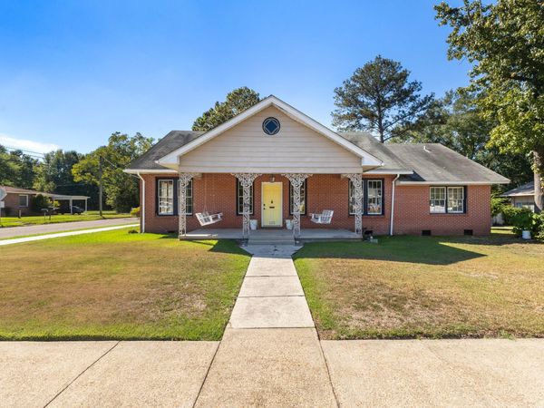 125 S 12th Ave., Hattiesburg, MS 39401