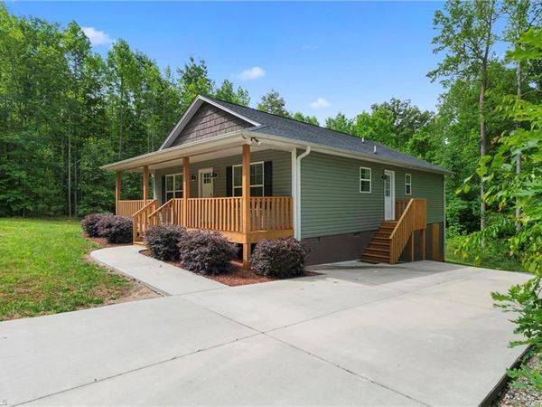 247 Lake Drive 9 , Lexington, NC 27292