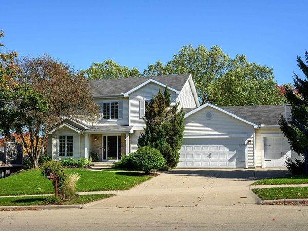 992 Autumn Woods Lane, Oregon, WI 53575