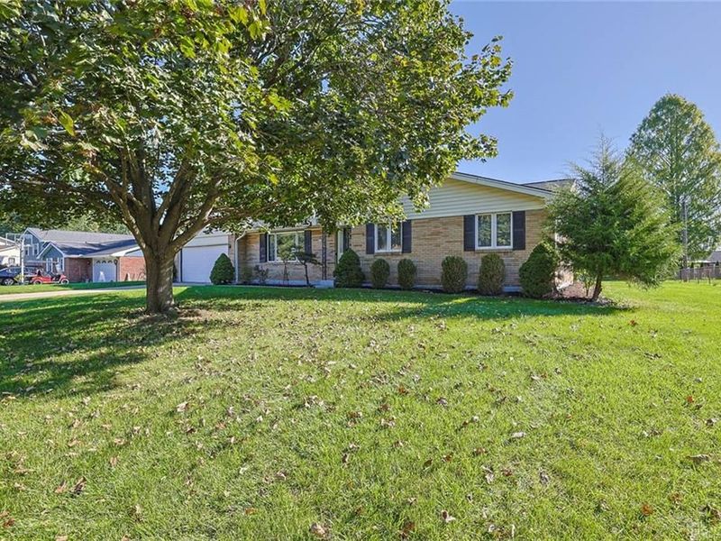2416 Apricot Drive, Dayton, OH 45431 Photo 2