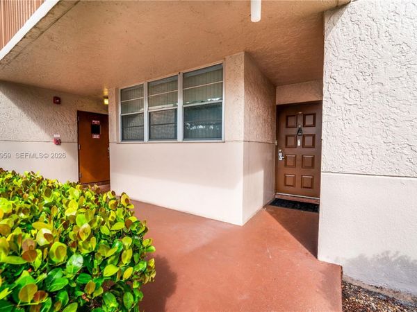 1900 Sabal Palm Dr , Unit 106, Davie, FL 33324