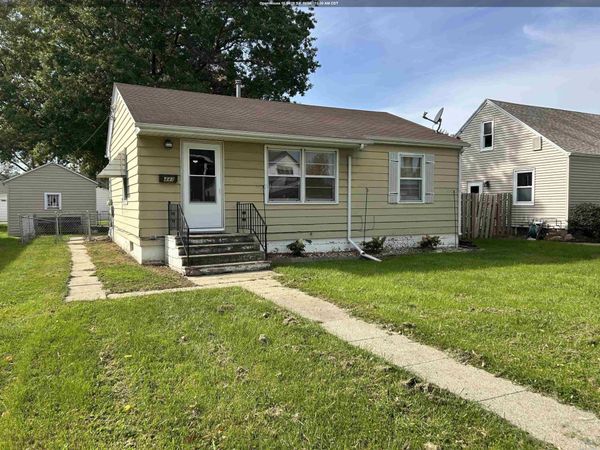 443 2nd Ave NE, Le Mars, IA 51031