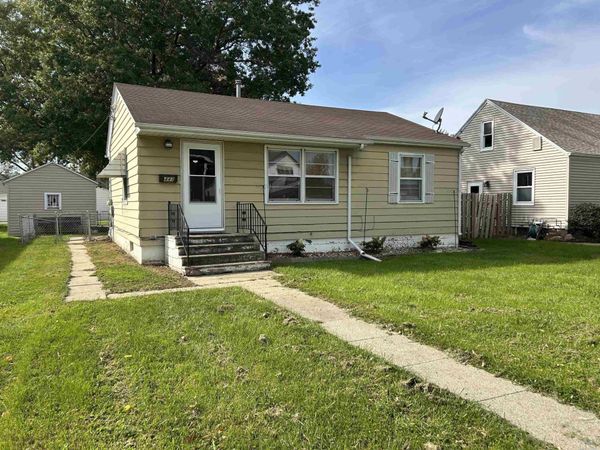 443 NE 2nd Ave, Le Mars, IA 51031