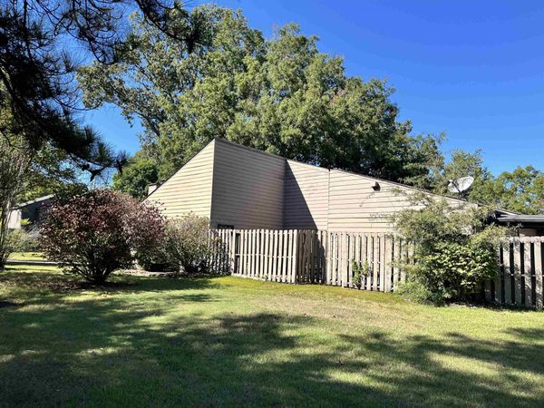 1679 S RAVENHILL DR, Unit 18, Germantown, TN 38138