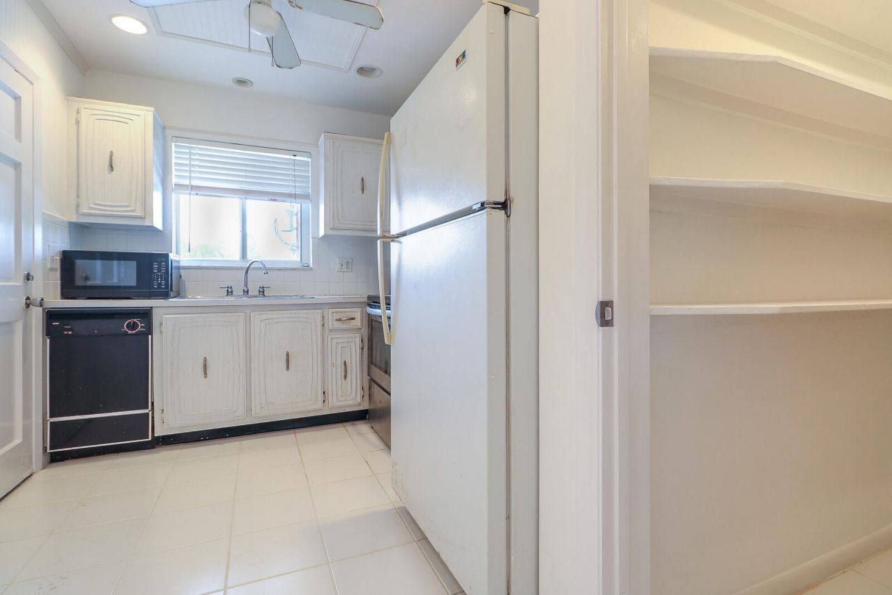 8 Garden Street, Unit 205R, Tequesta, FL 33469 Photo