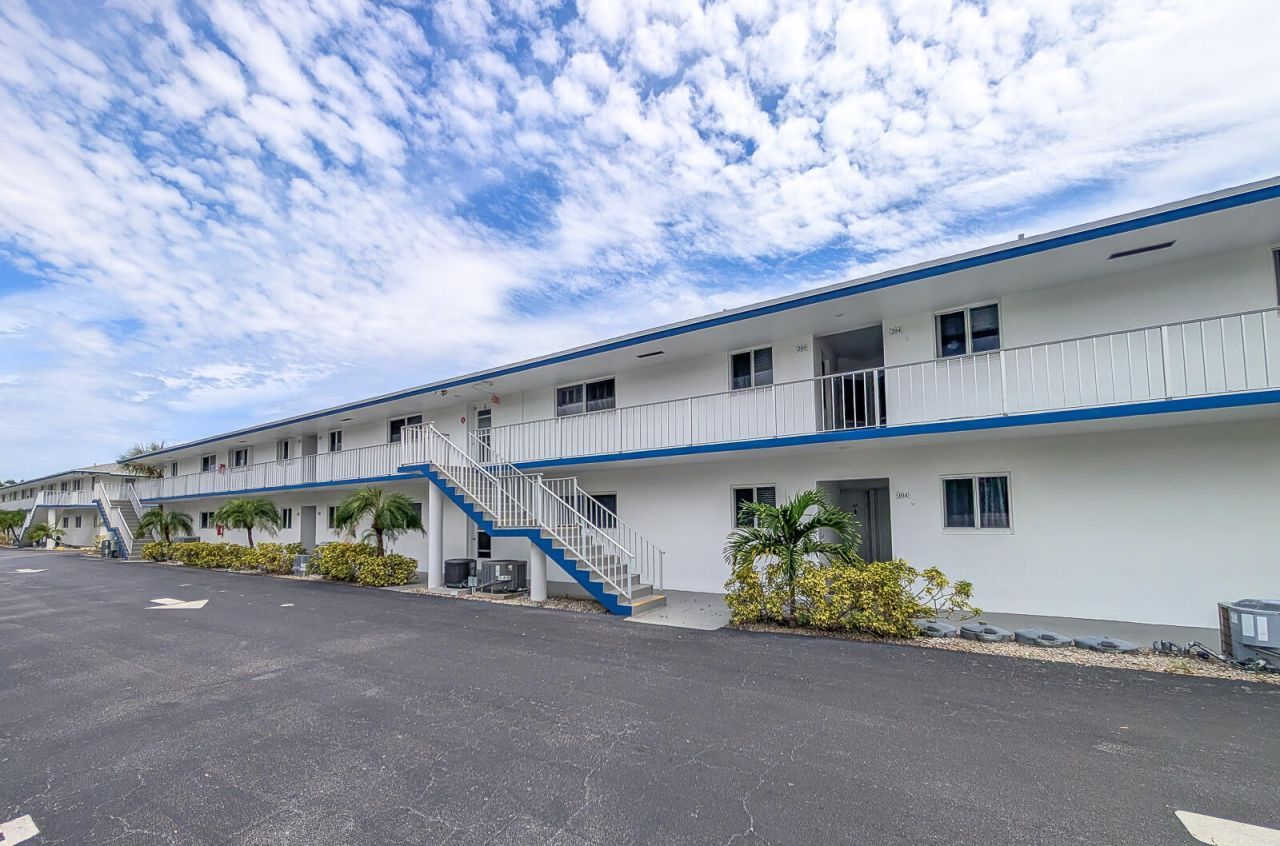 8 Garden Street, Unit 205R, Tequesta, FL 33469 Photo