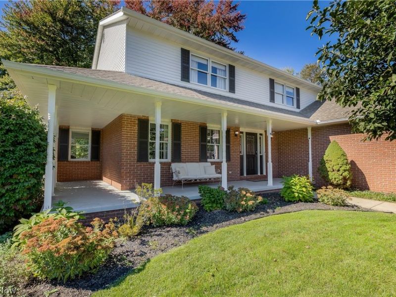 6425 Harborview Avenue NW, Canton, OH 44718 Photo 2