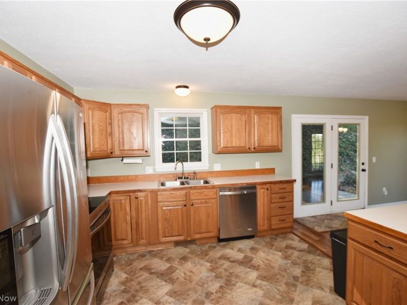 1235 Roosevelt Street SW, Sherrodsville, OH 44675 Photo 18