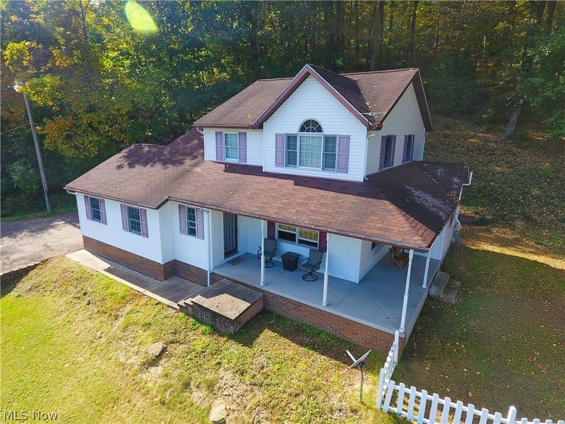 1235 Roosevelt Street SW, Sherrodsville, OH 44675 Photo 2