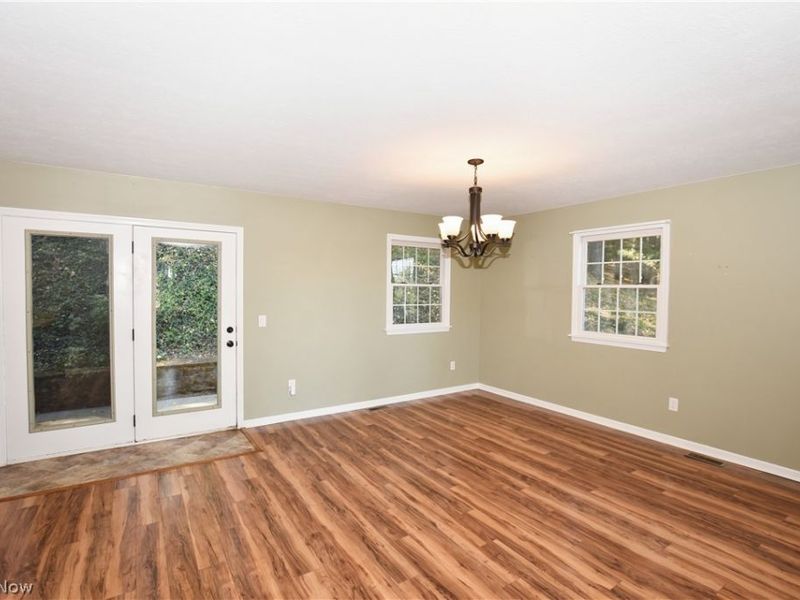 1235 Roosevelt Street SW, Sherrodsville, OH 44675 Photo 24