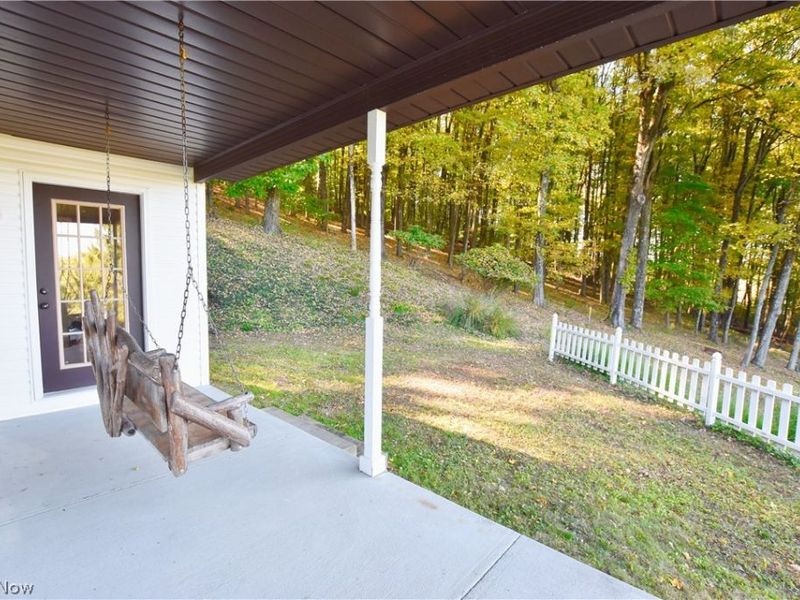 1235 Roosevelt Street SW, Sherrodsville, OH 44675 Photo 6
