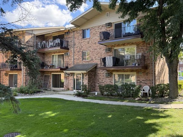 5330 Waterbury Drive , Unit 1602, Crestwood, IL 60418