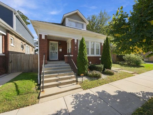 8041 S Dorchester Avenue , Chicago, IL 60619