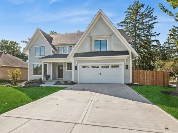 6 W Bauer Road , Naperville, IL 60563