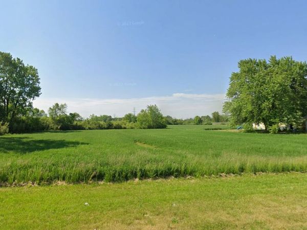 3725 6 Mile Rd, Caledonia, WI 53402