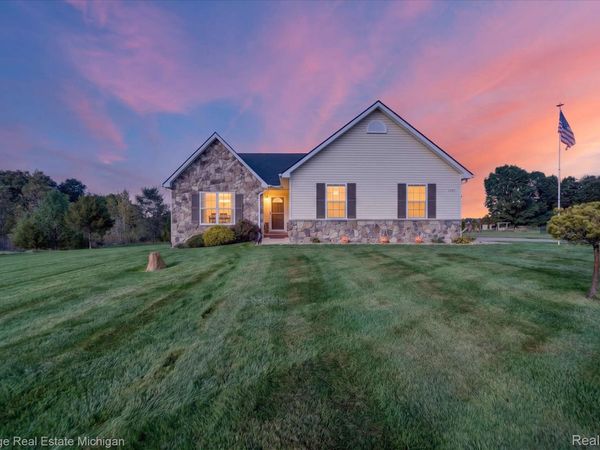9172 Acacia Trail, Putnam Township, Mi 48169