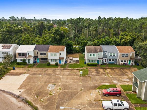 563 Palermo Road , Panama City, FL 32405