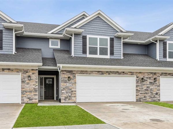 2233 Eversull Ln, North Liberty, IA 52317