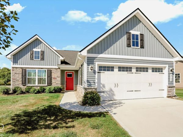 2702 Sand Hollow Drive, Lebanon, IN 46052
