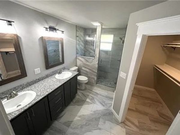 2015 W Sycamore Street , Rogers, AR 72758
