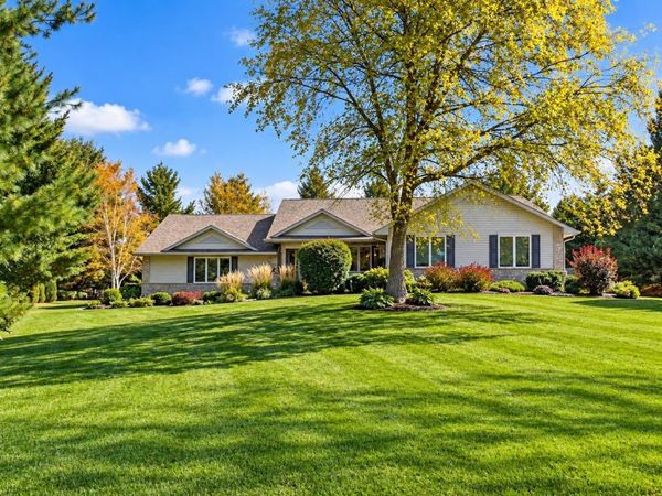 5106 Monarch Circle, Beloit, WI 53511