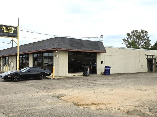 5318-5330 Division Avenue S, Kentwood, MI 49548