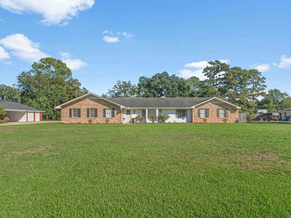 5824 Fennwood Dr, Zachary, LA 70791