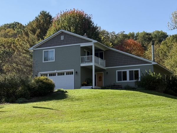 N5915 Park Dr, Onalaska, WI 54650