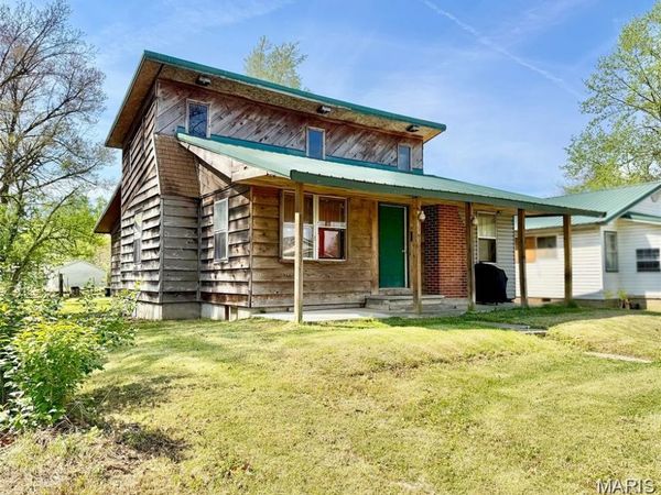1408 Pine St , Dexter, MO 63841