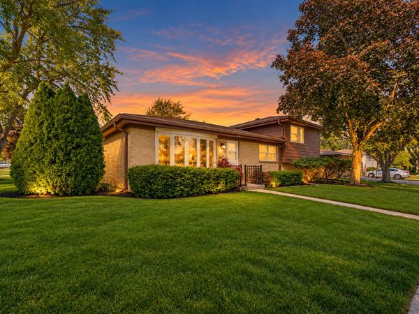 36 S Highview Avenue , Addison, IL 60101