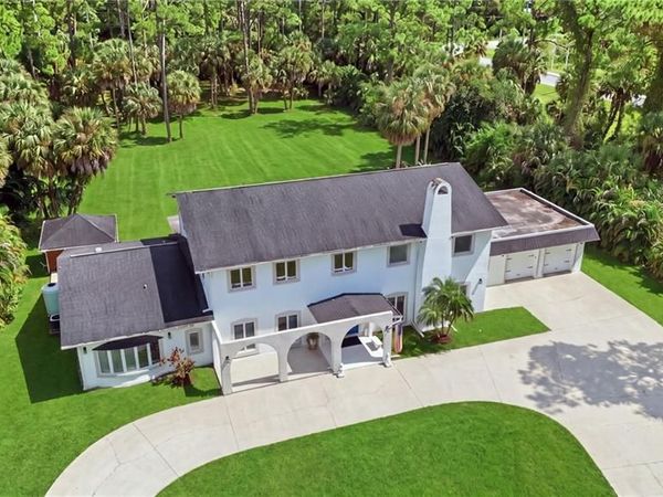 130 1st ST NW, NAPLES, FL 34120