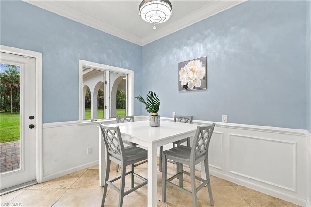 130 1st St Nw, Naples, FL 34120 Photo