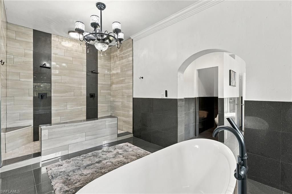 130 1st St Nw, Naples, FL 34120 Photo