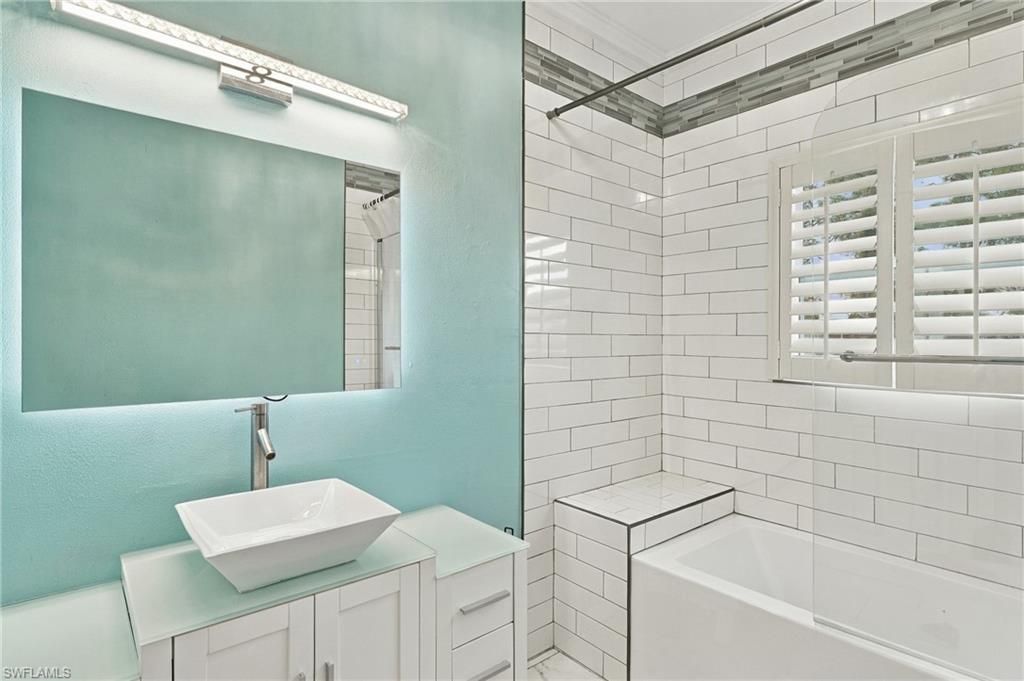 130 1st St Nw, Naples, FL 34120 Photo