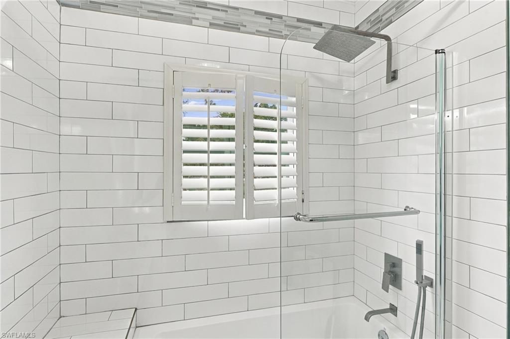 130 1st St Nw, Naples, FL 34120 Photo