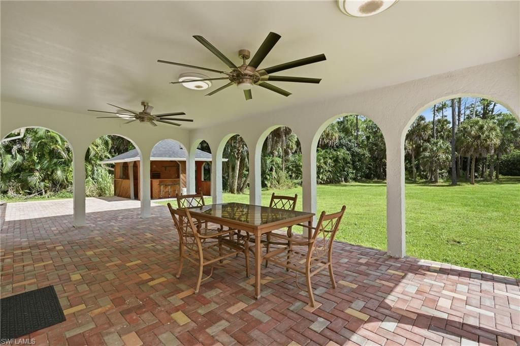 130 1st St Nw, Naples, FL 34120 Photo