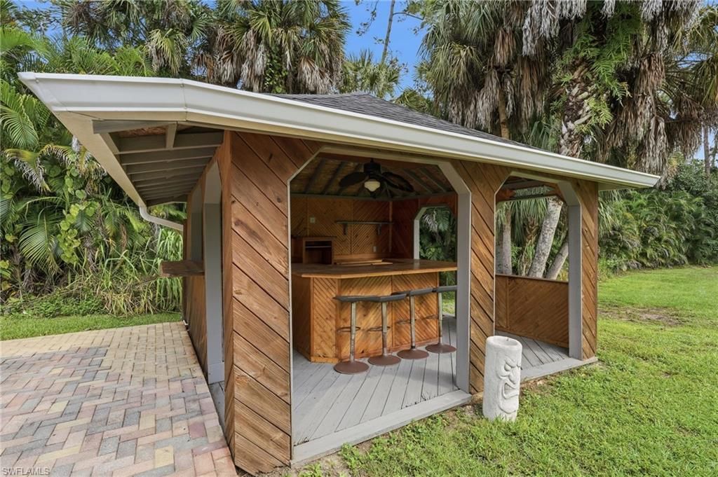130 1st St Nw, Naples, FL 34120 Photo