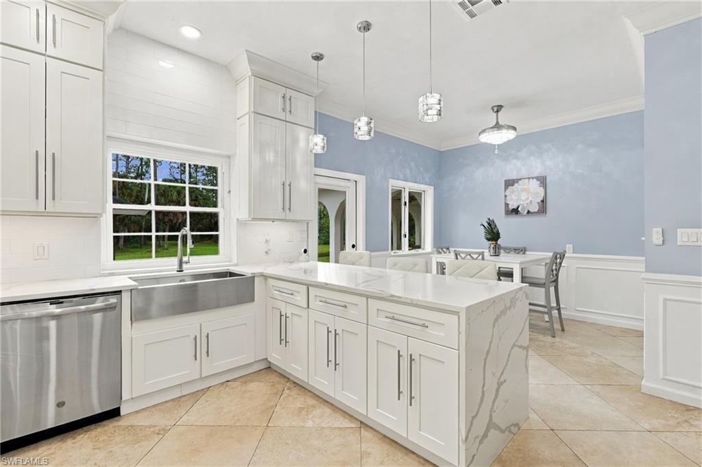 130 1st St Nw, Naples, FL 34120 Photo