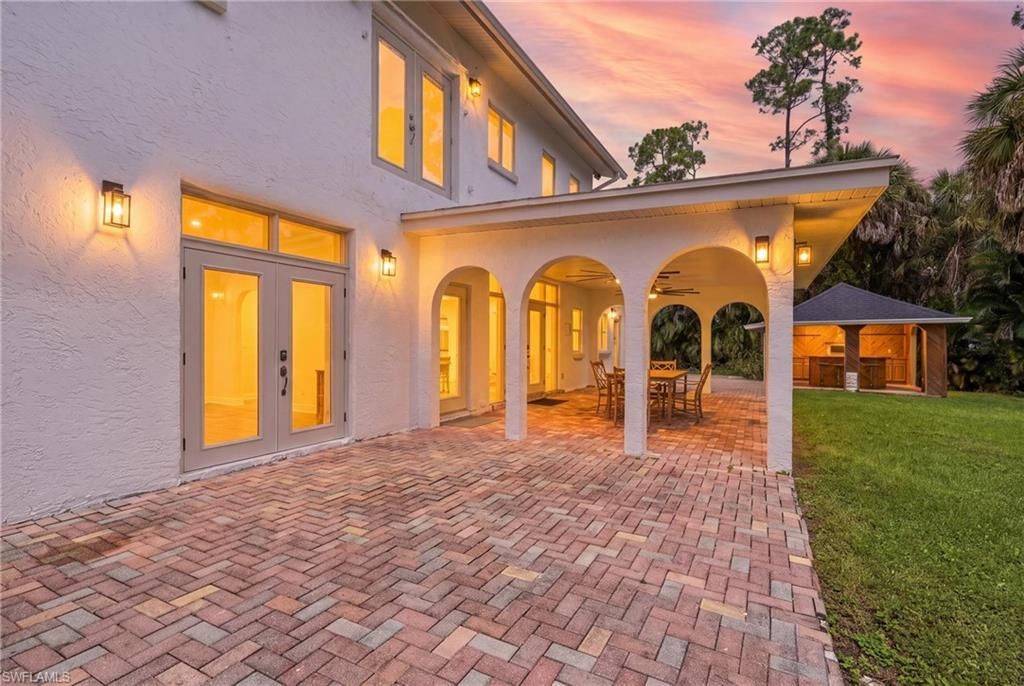 130 1st St Nw, Naples, FL 34120 Photo