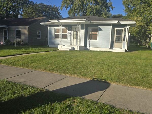 921 Carlton Street, Mishawaka, IN 46544