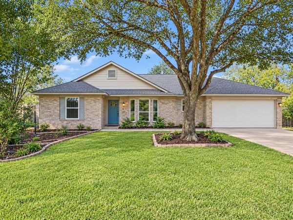 1716 Buttercup RD, Pflugerville, TX 78660