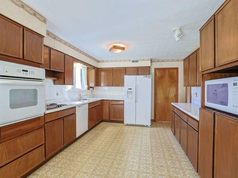 2416 Apricot Drive, Dayton, OH 45431 Photo 14