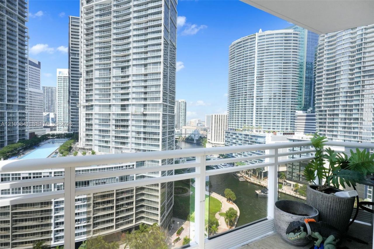 901 Brickell Key Blvd , Unit 2204, Miami, FL 33131 Photo