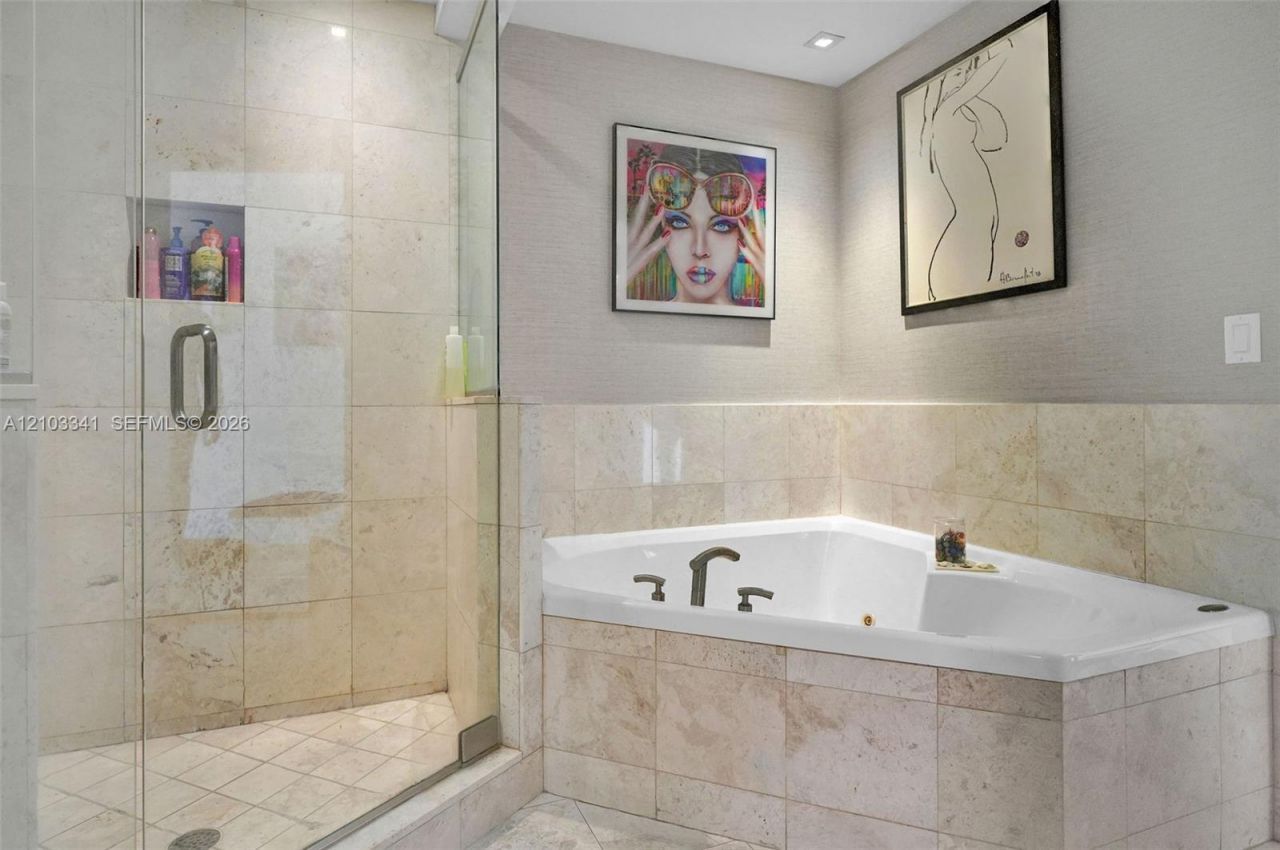 901 Brickell Key Blvd , Unit 2204, Miami, FL 33131 Photo