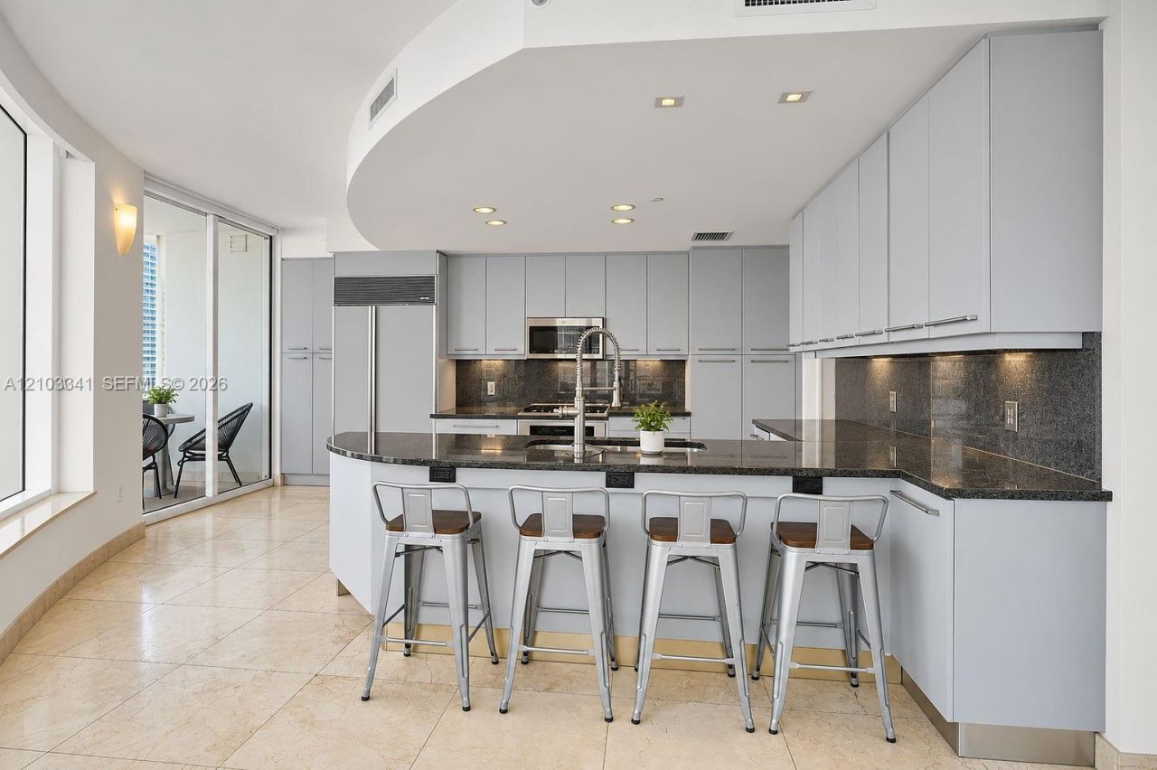 901 Brickell Key Blvd , Unit 2204, Miami, FL 33131 Photo